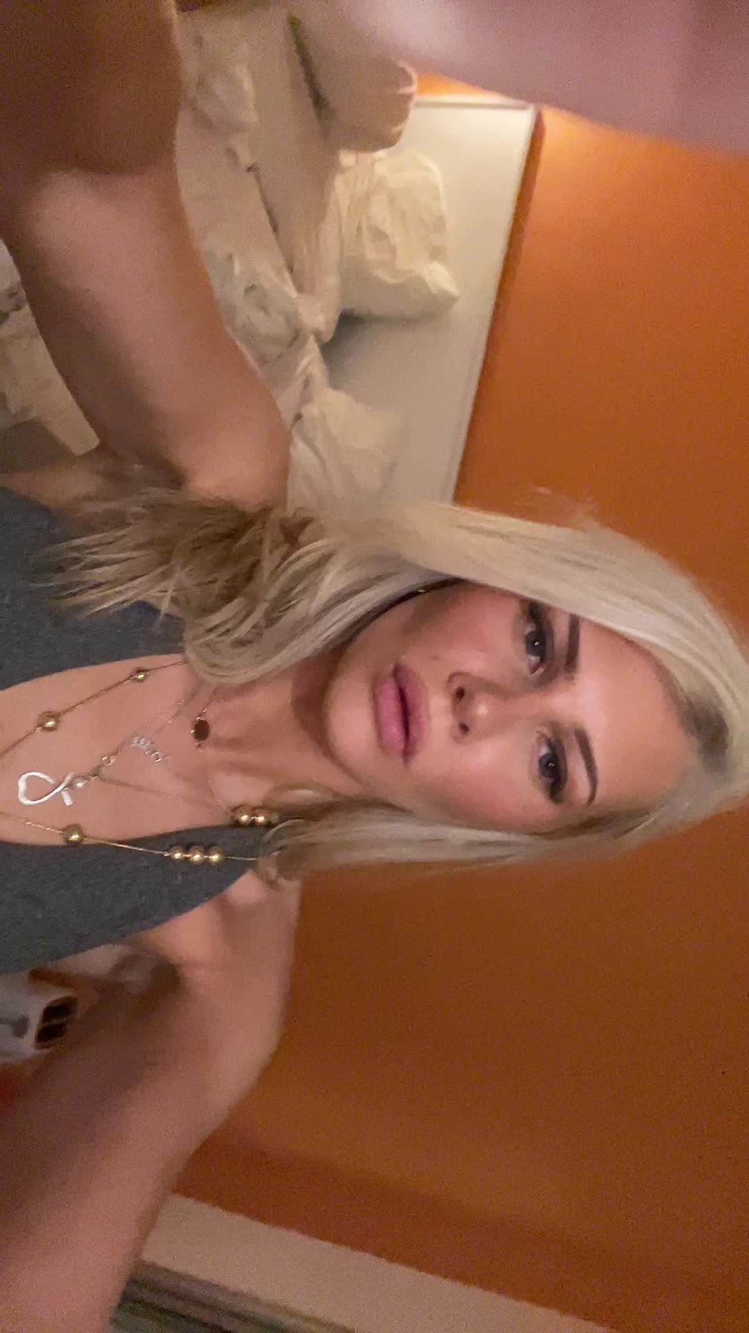 @Ella🧙&zwj;♂️