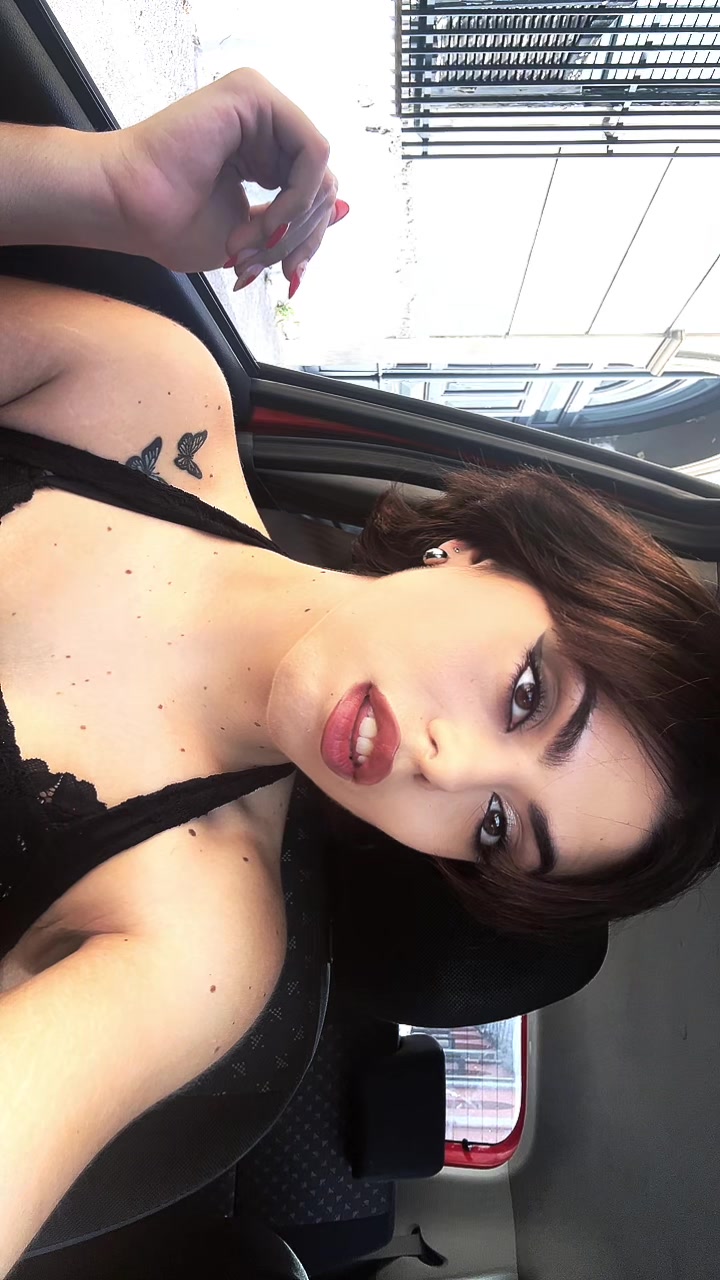 @Rosie_