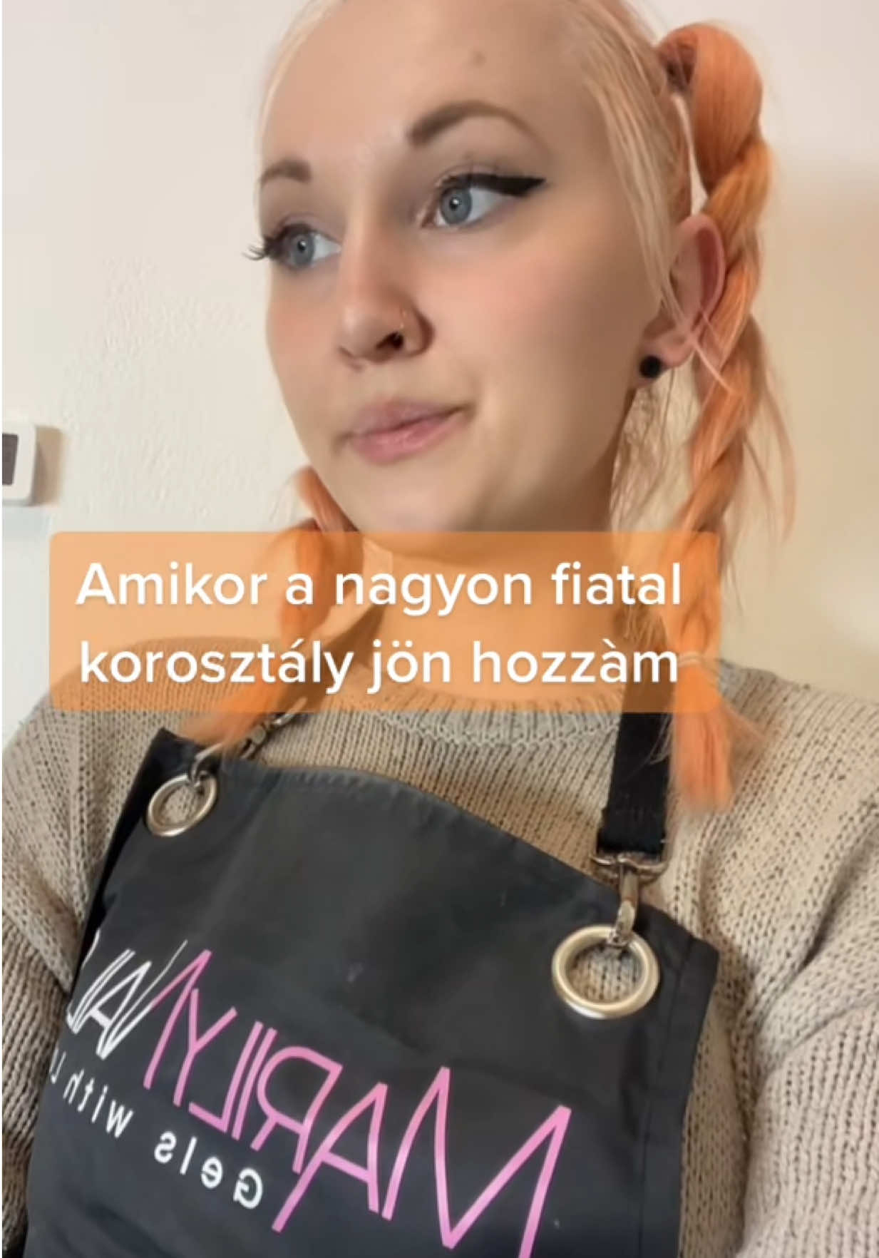 @Vivk&oacute; Nails Official 🧡