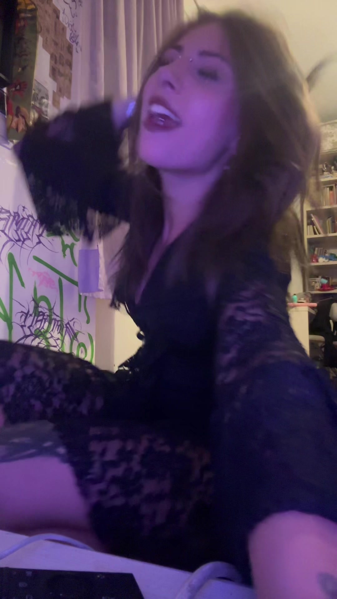 @Luna
