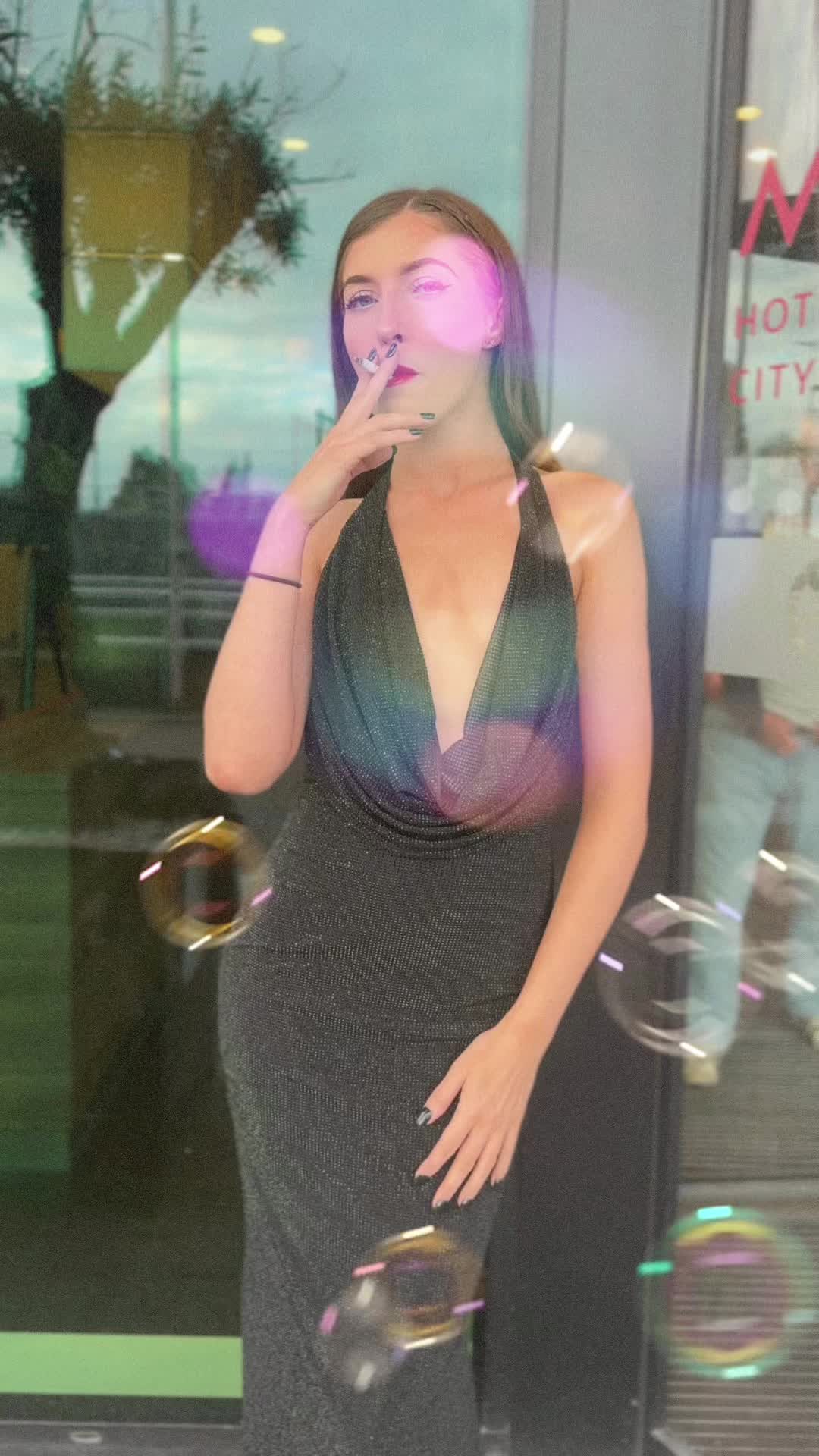 @RhiannonRyder