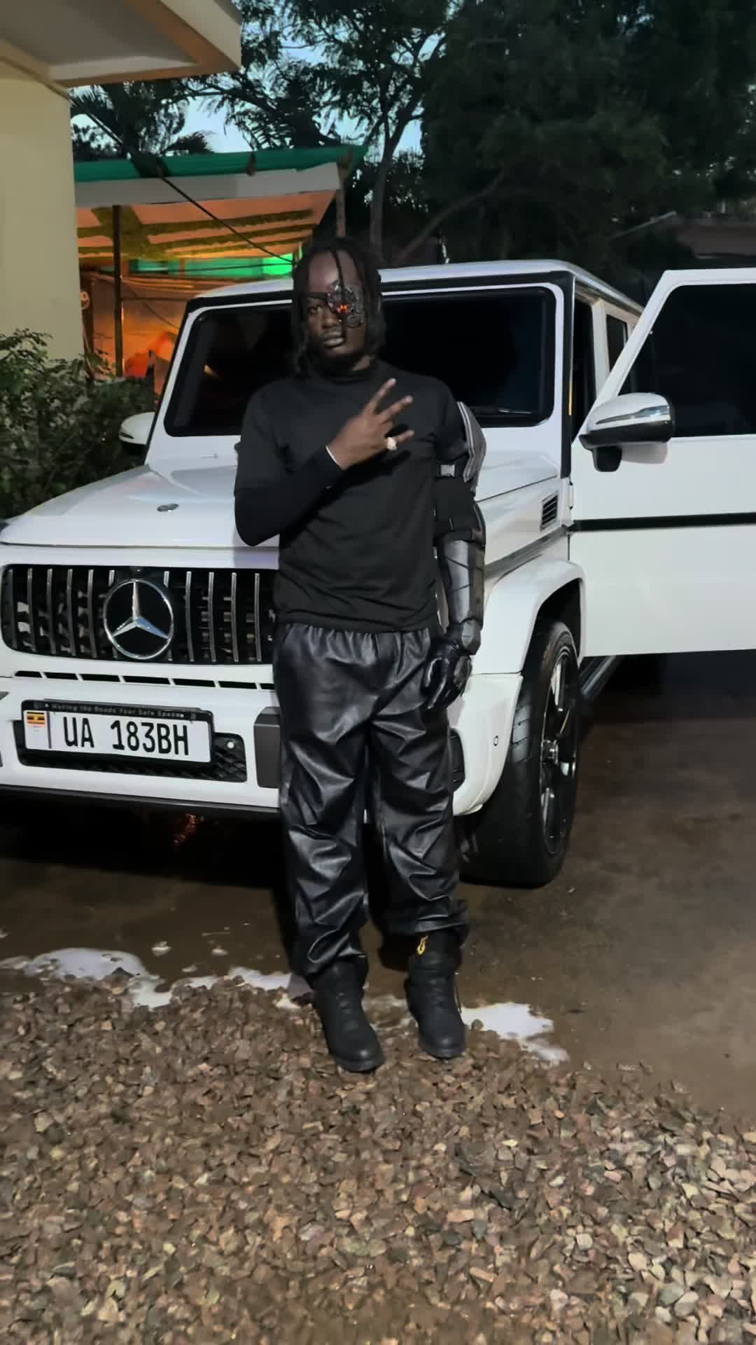 @FlossDaArtist🇺🇬🇬🇧