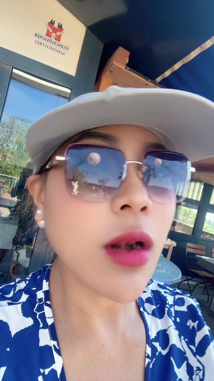 @มลลี่