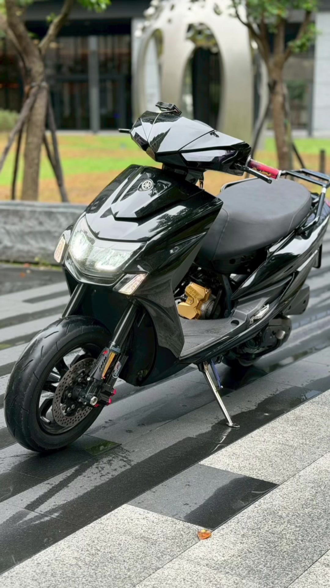 @金撥撥車業 二手 中古機車買賣 精品改裝車