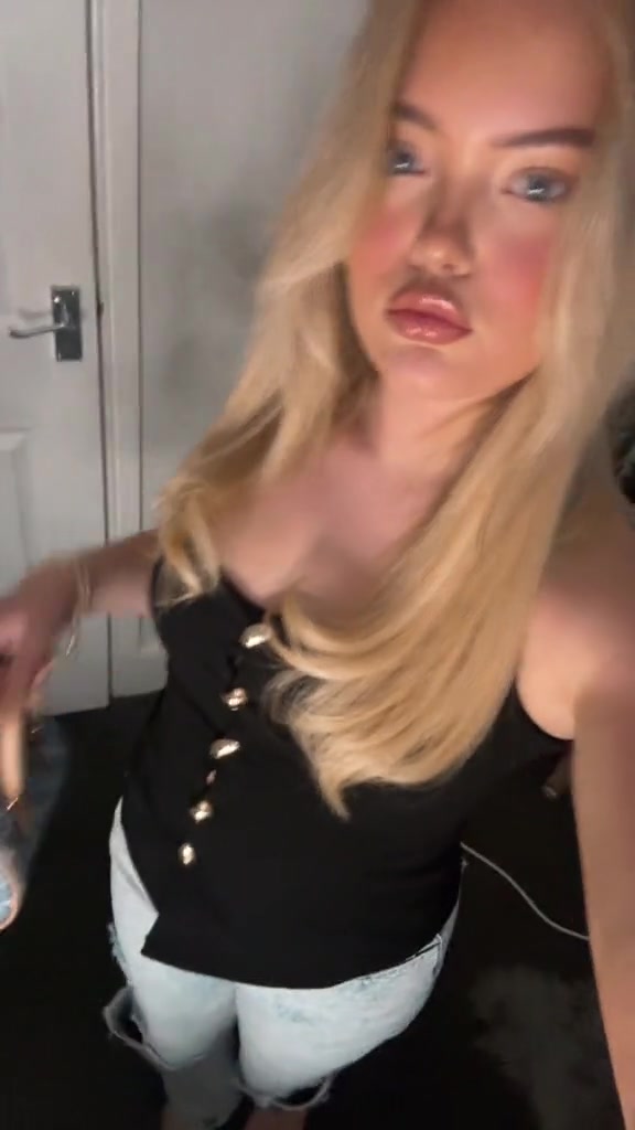 @H&euml;tty🦋