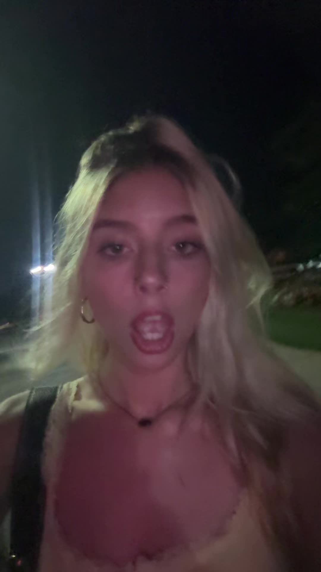 @bella