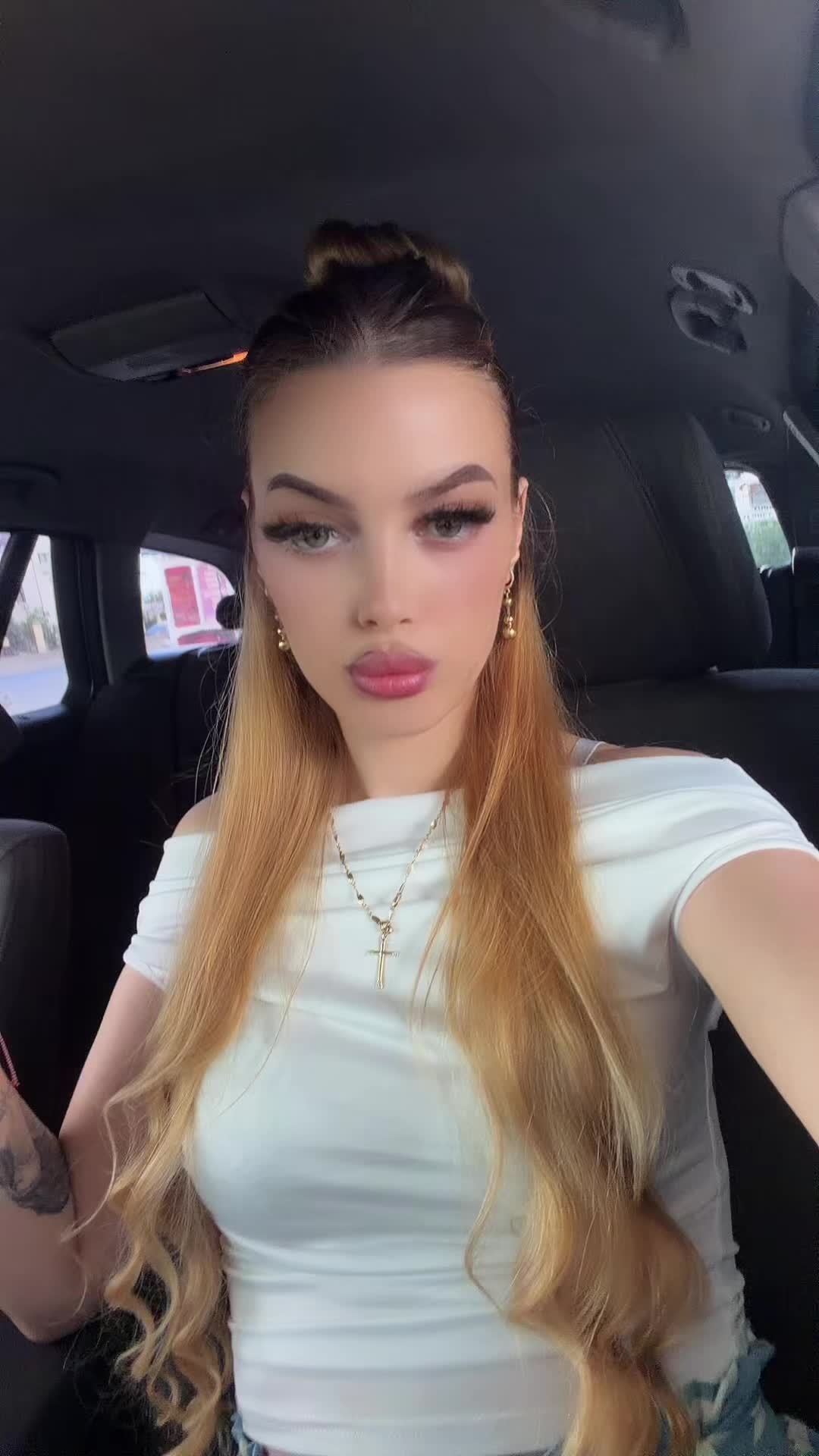 @Larisa AL