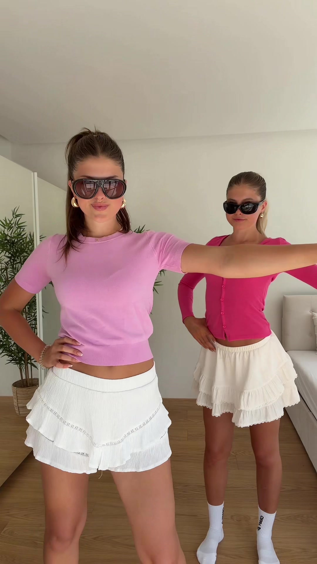 @Lea & Lucie | Die Twins