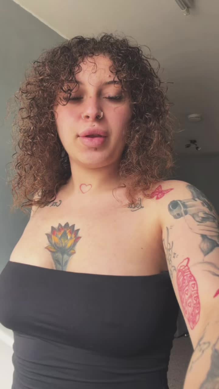 @Saralatns 🇹🇳