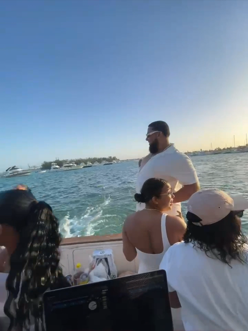 @Gaia Party Boat