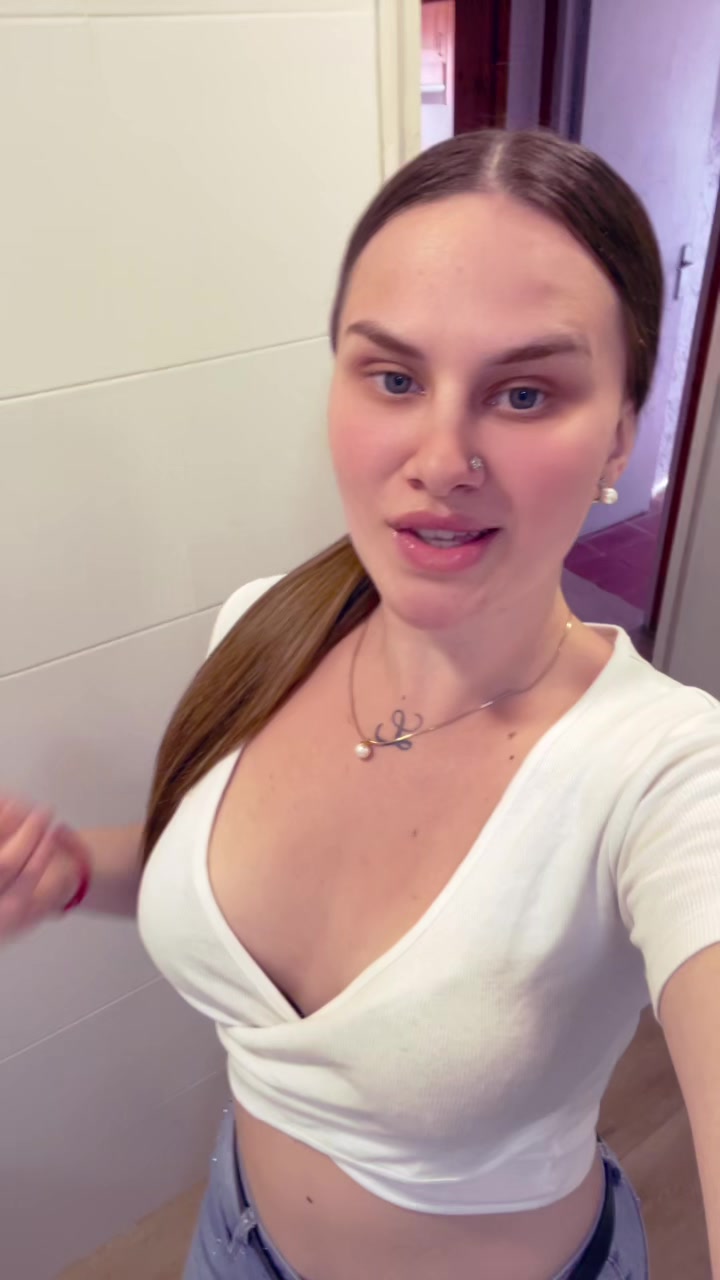 @laaruumaanaa21