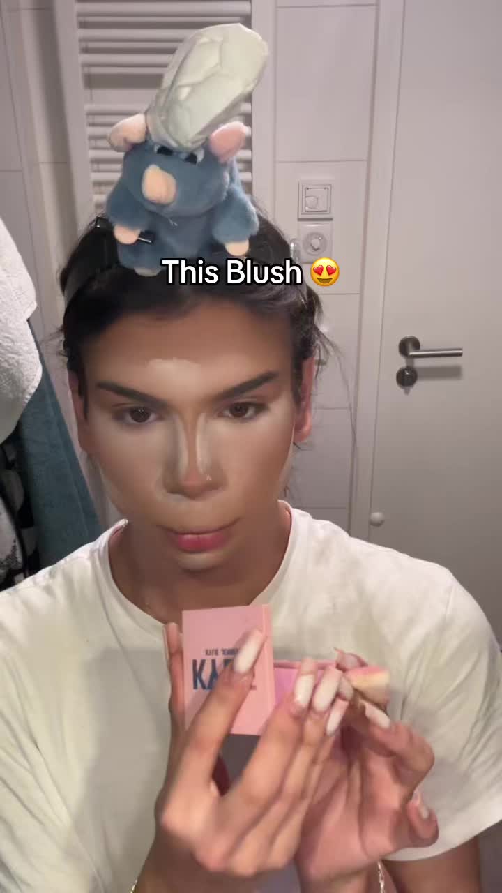@ZarinaNova 👑