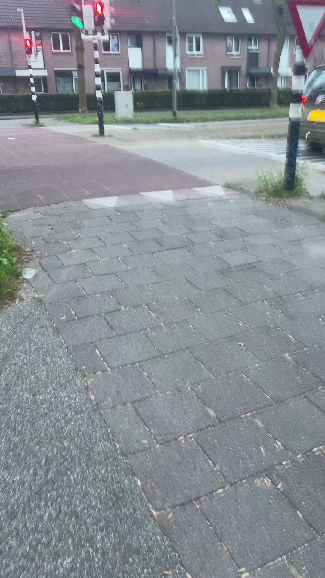 @R ✹