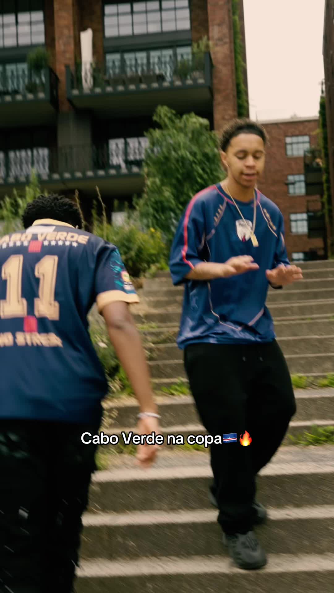@MÉNIO