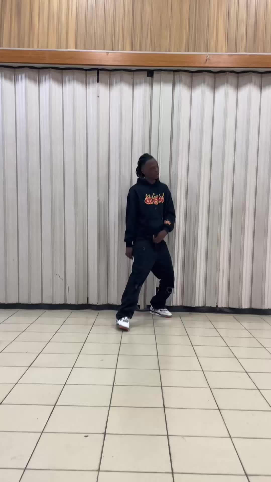 @EᗪIᗷᒪE🌍
