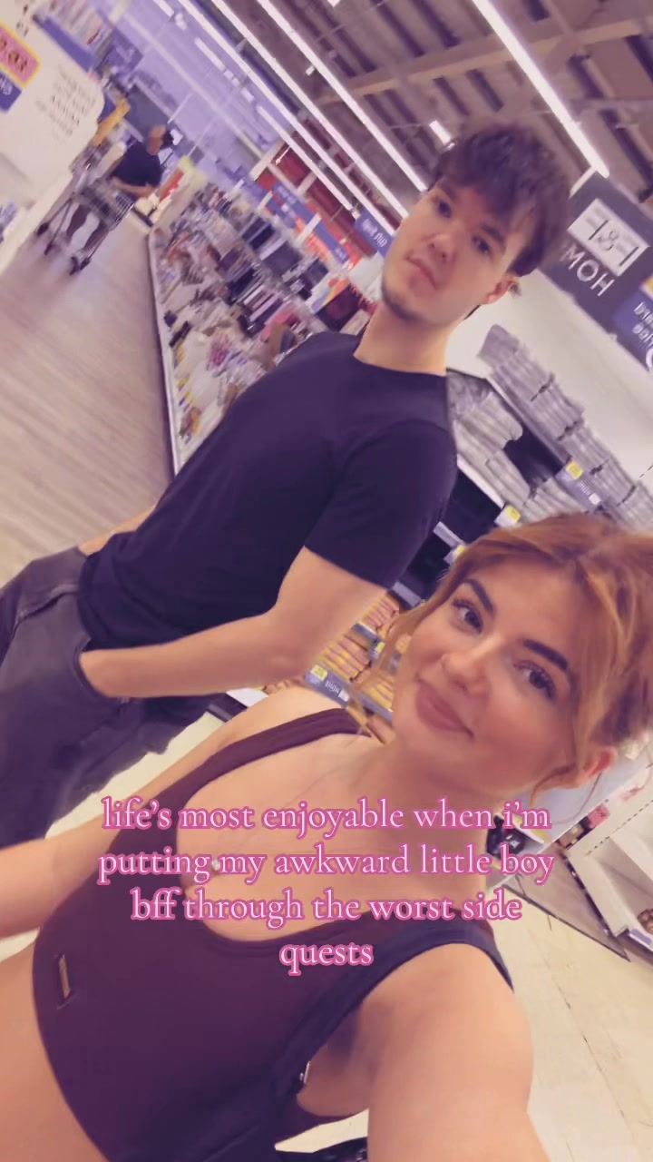 @em+el vlogs🩷