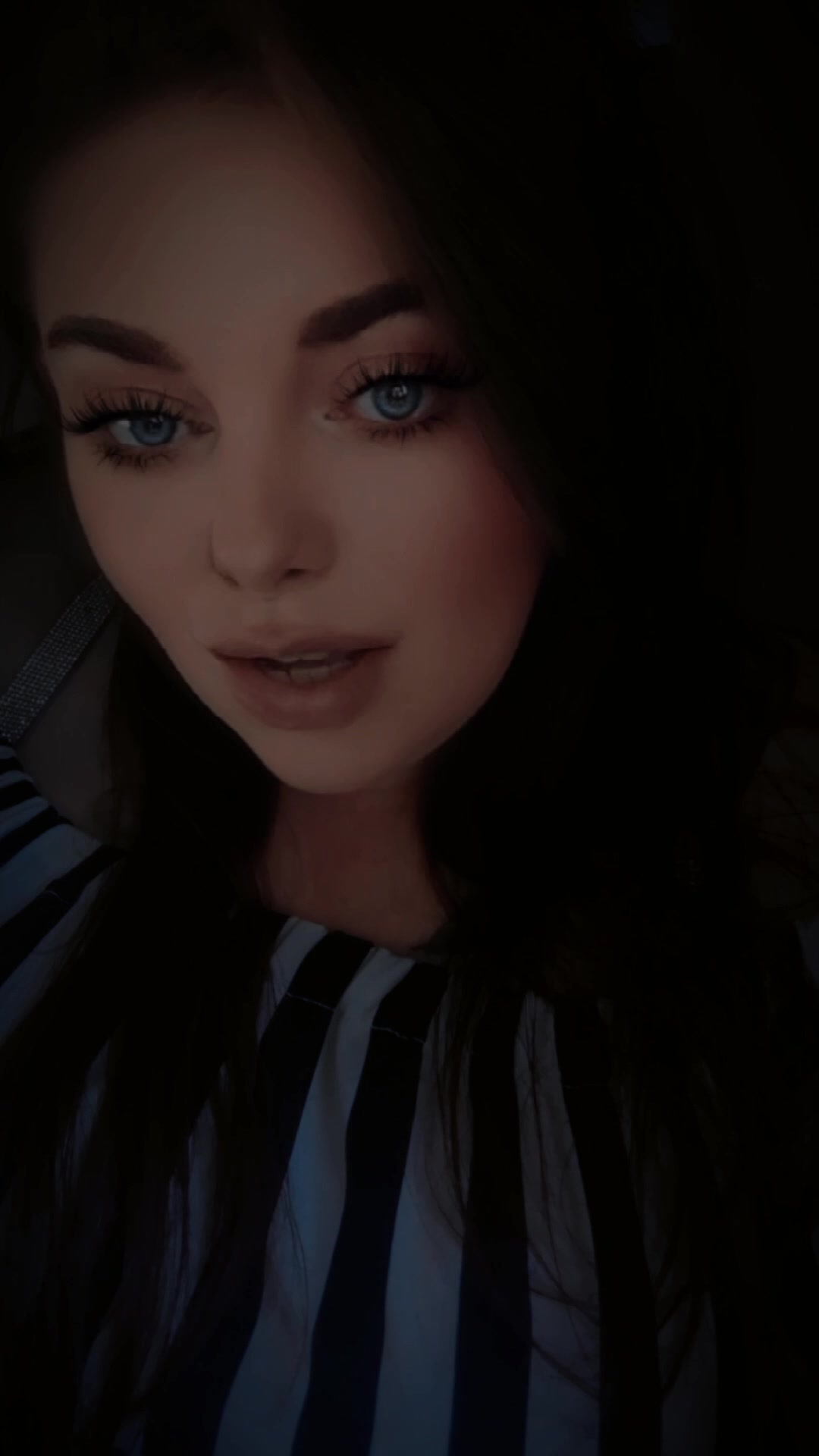 @🍒𝒮𝒽𝒶𝓃𝒶 ~𝓁o𝓊𝒾𝓈𝑒🍒