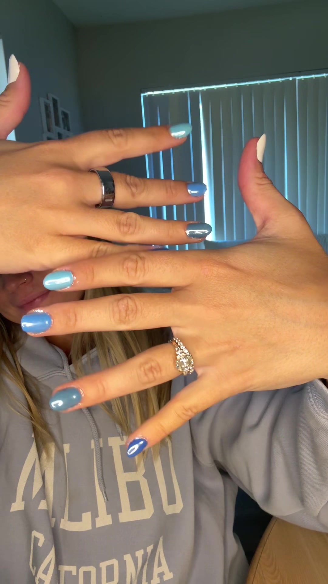 @danibeckky