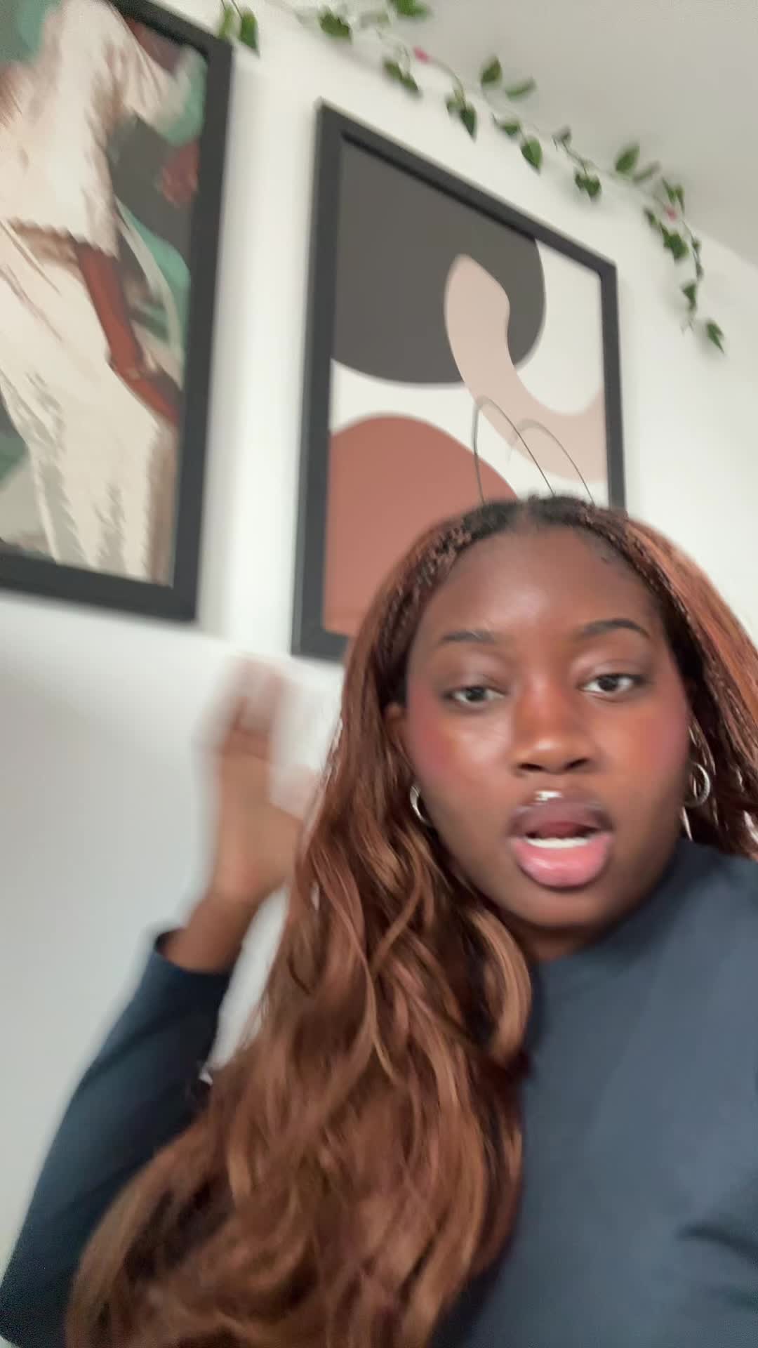 @Laylay
