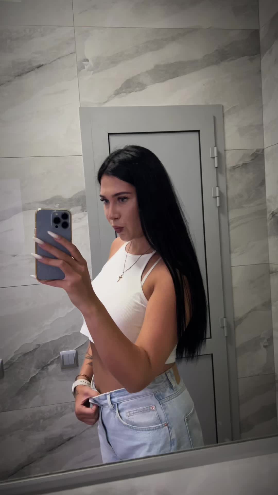 @𝑫𝑱𝑼𝑳𝑰𝑨