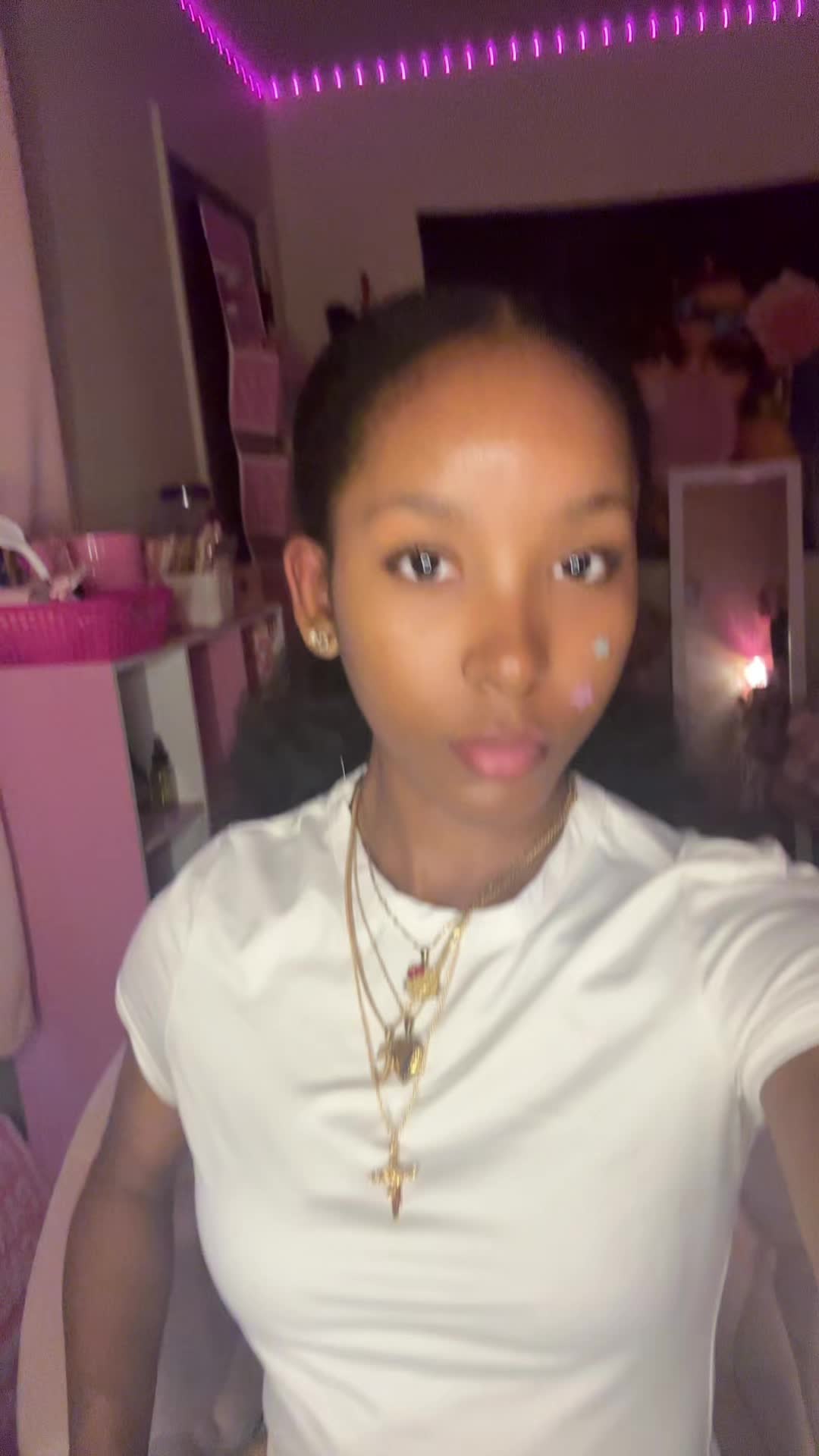 @𝓒𝓸𝓾𝓻𝓽𝓷𝓲 ᥫ᭡