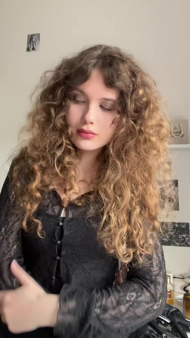 @нюта ୨୧