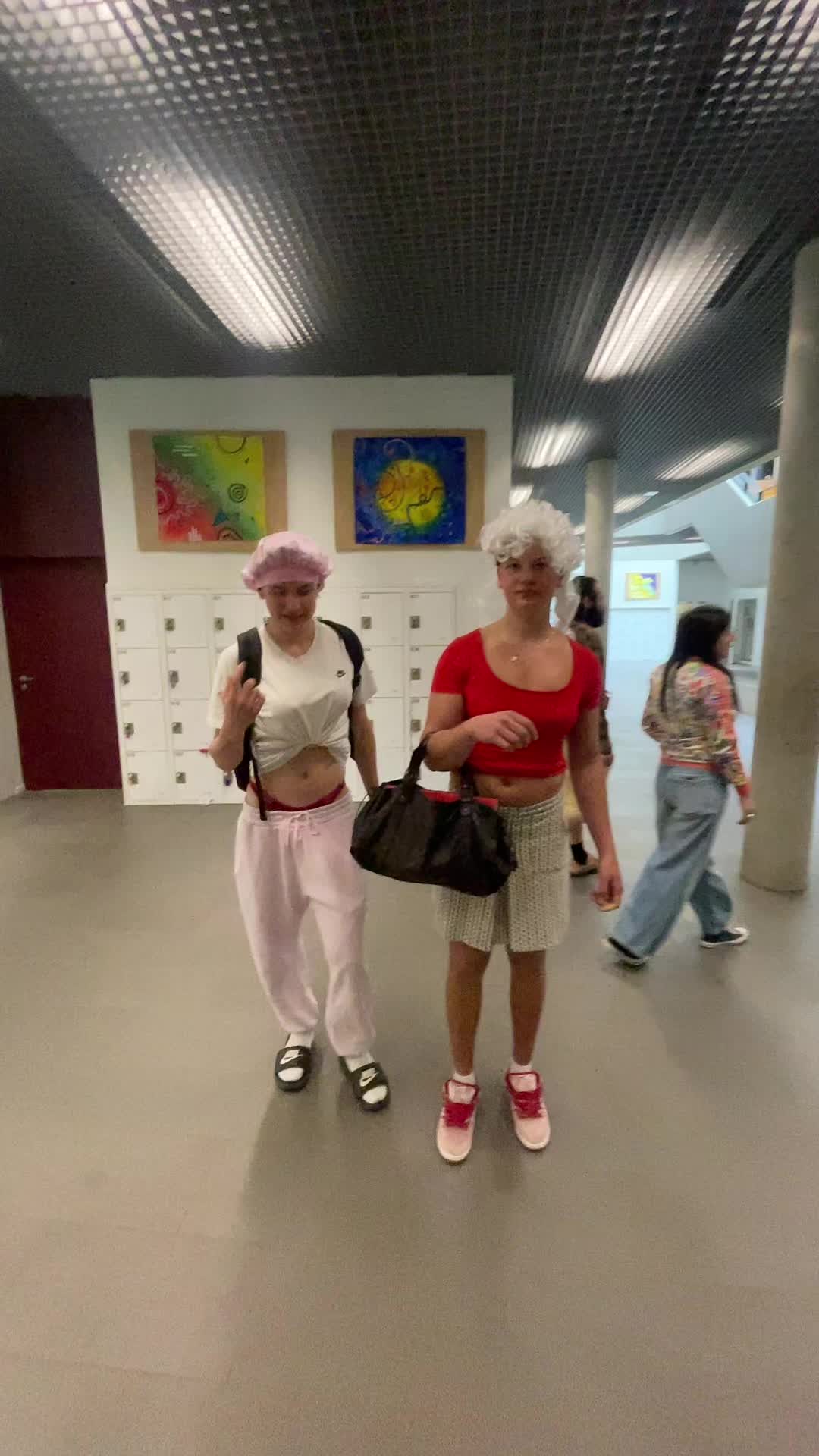 @✰