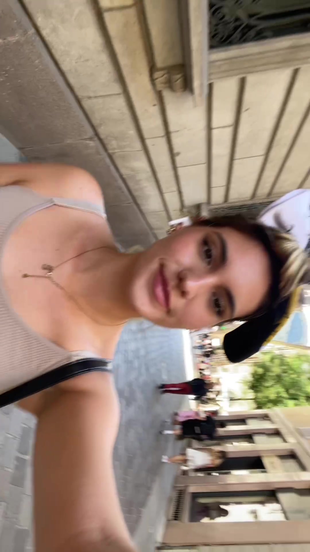 @lauramaot