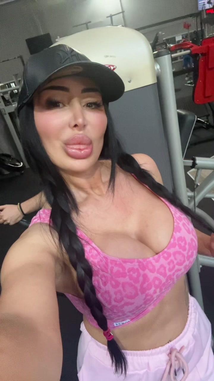 @Eva🇦🇱