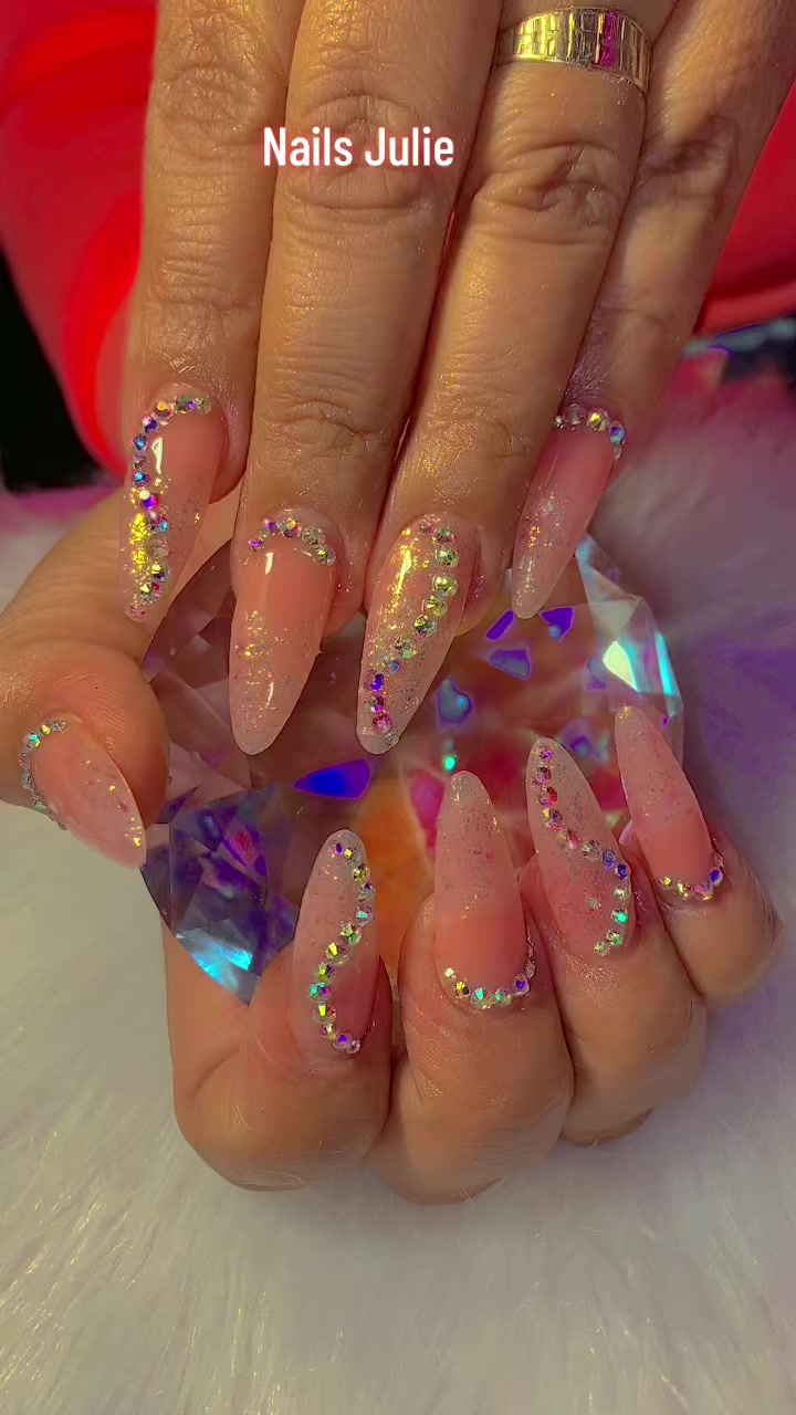 @NAILS JULIE