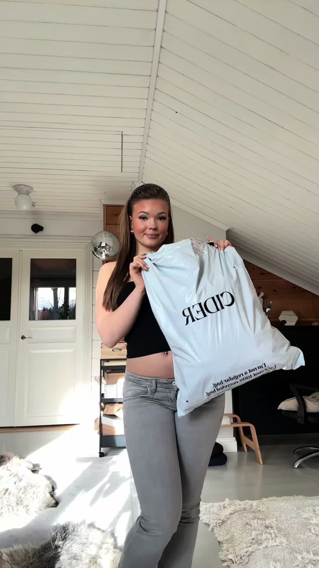@Eva