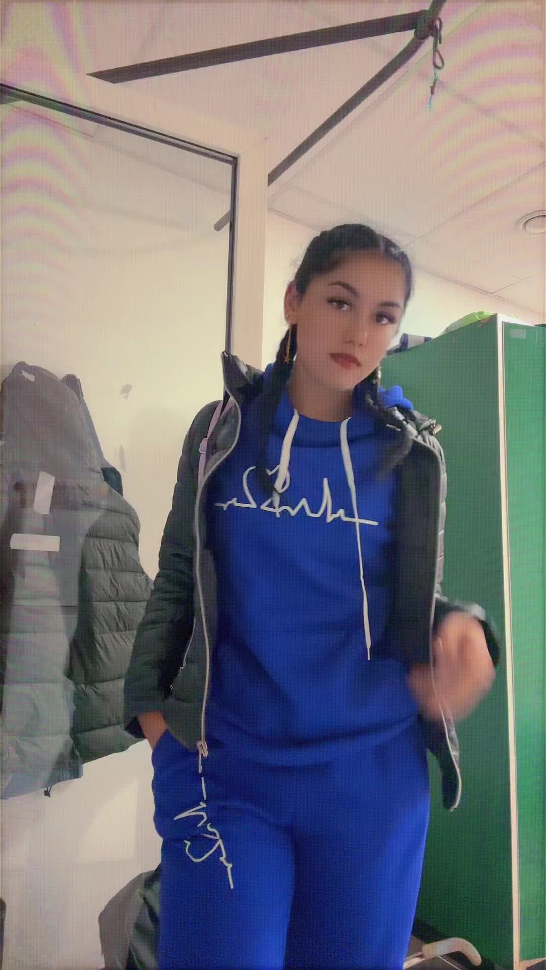 @Anamaria