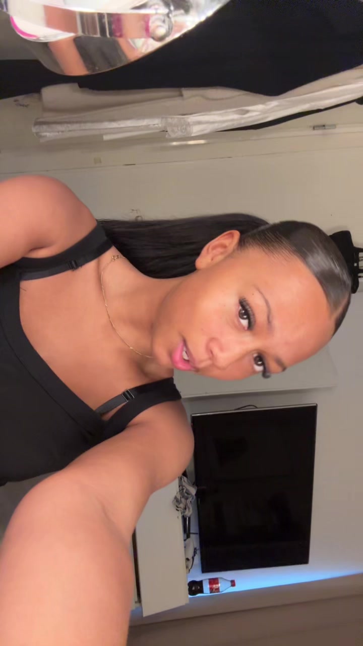 @🖤