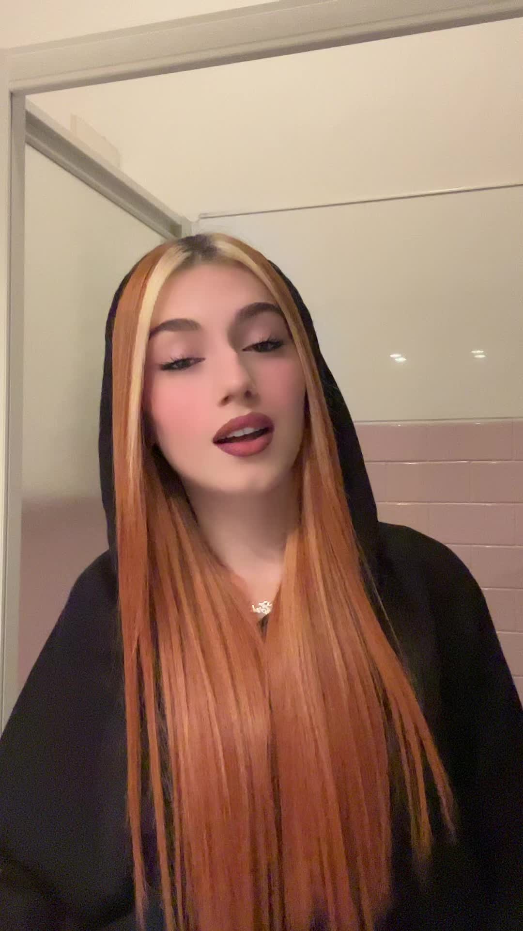 @Erica👩🏻🦰