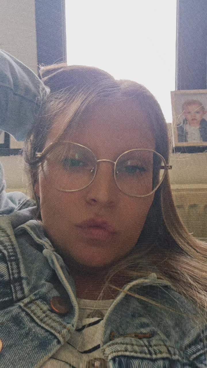 @C&oslash;ŕaliə L&otilde;renz&oslash; Ayde&ntilde;