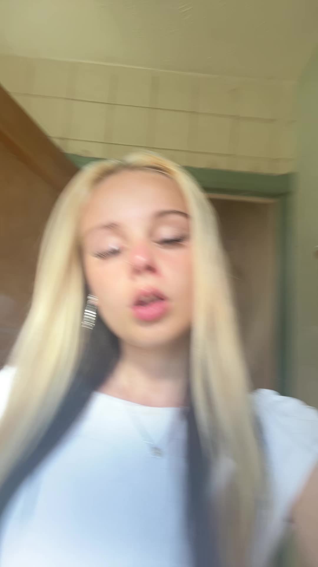 @connie
