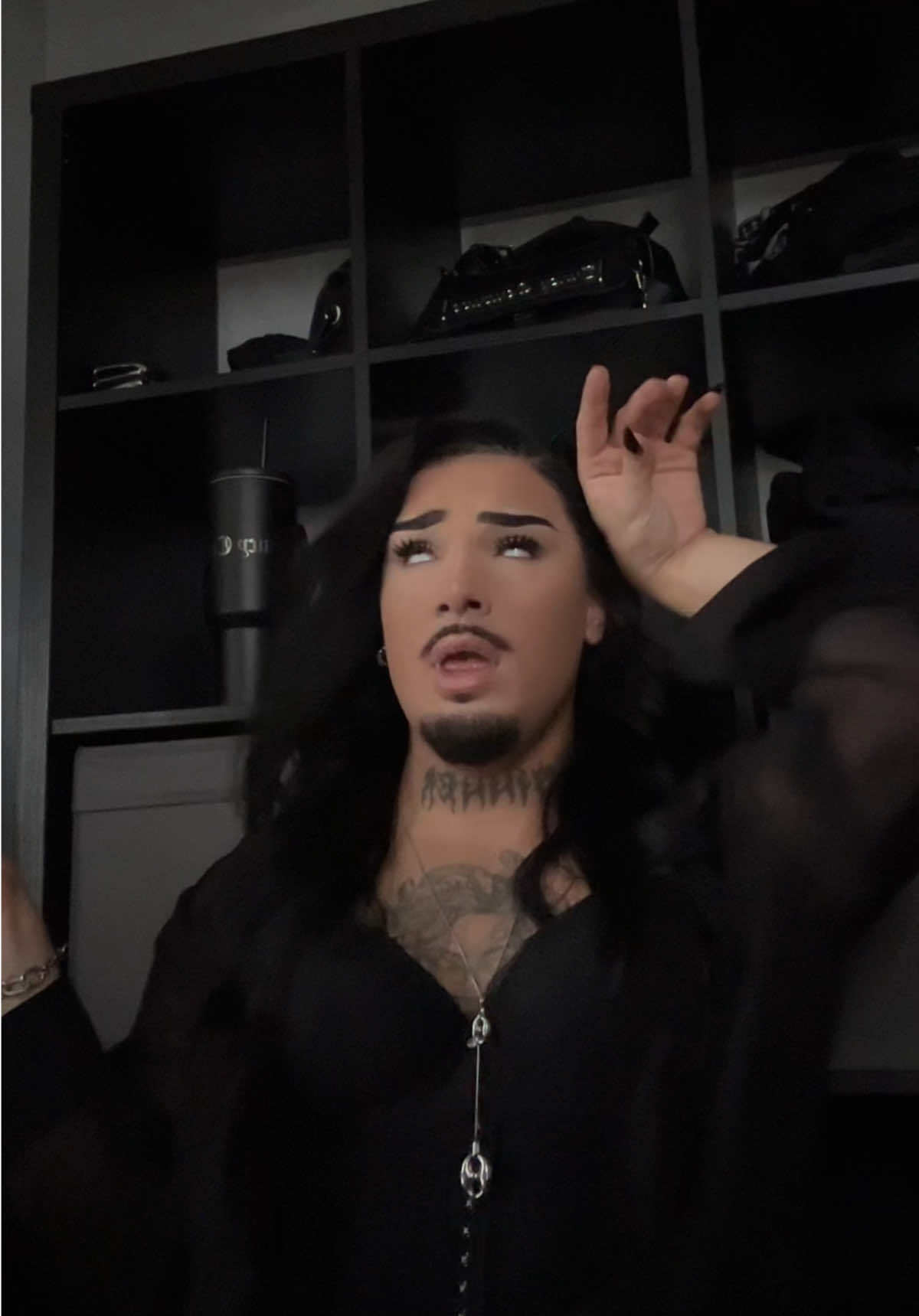 @𝐢𝐜𝐲 𝐠𝐨𝐫𝐠𝐨𝐧