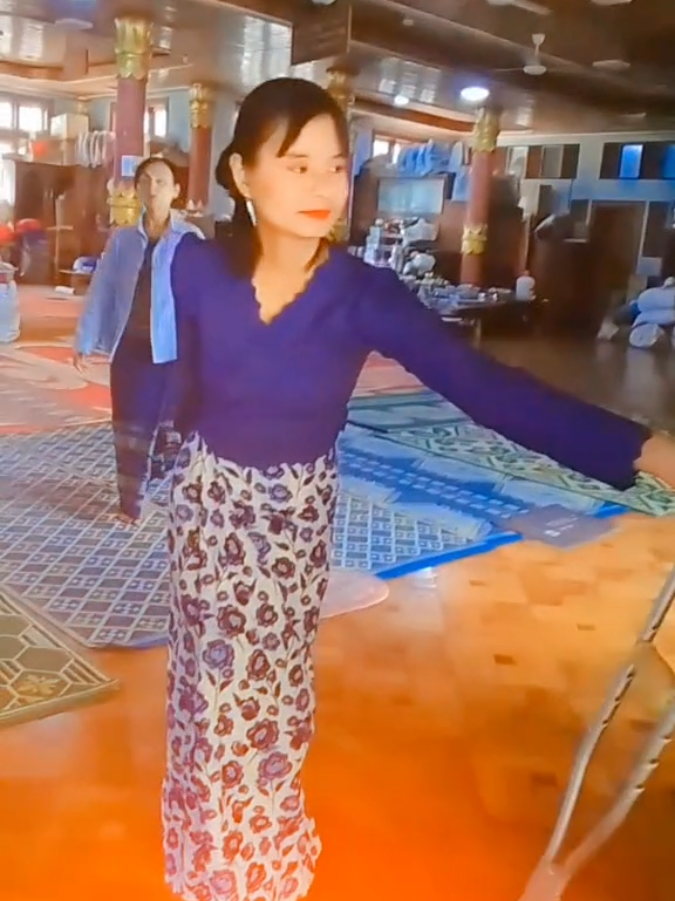 @🪡🧵စက်ချုပ်သူလေး👚[Tailor ]
