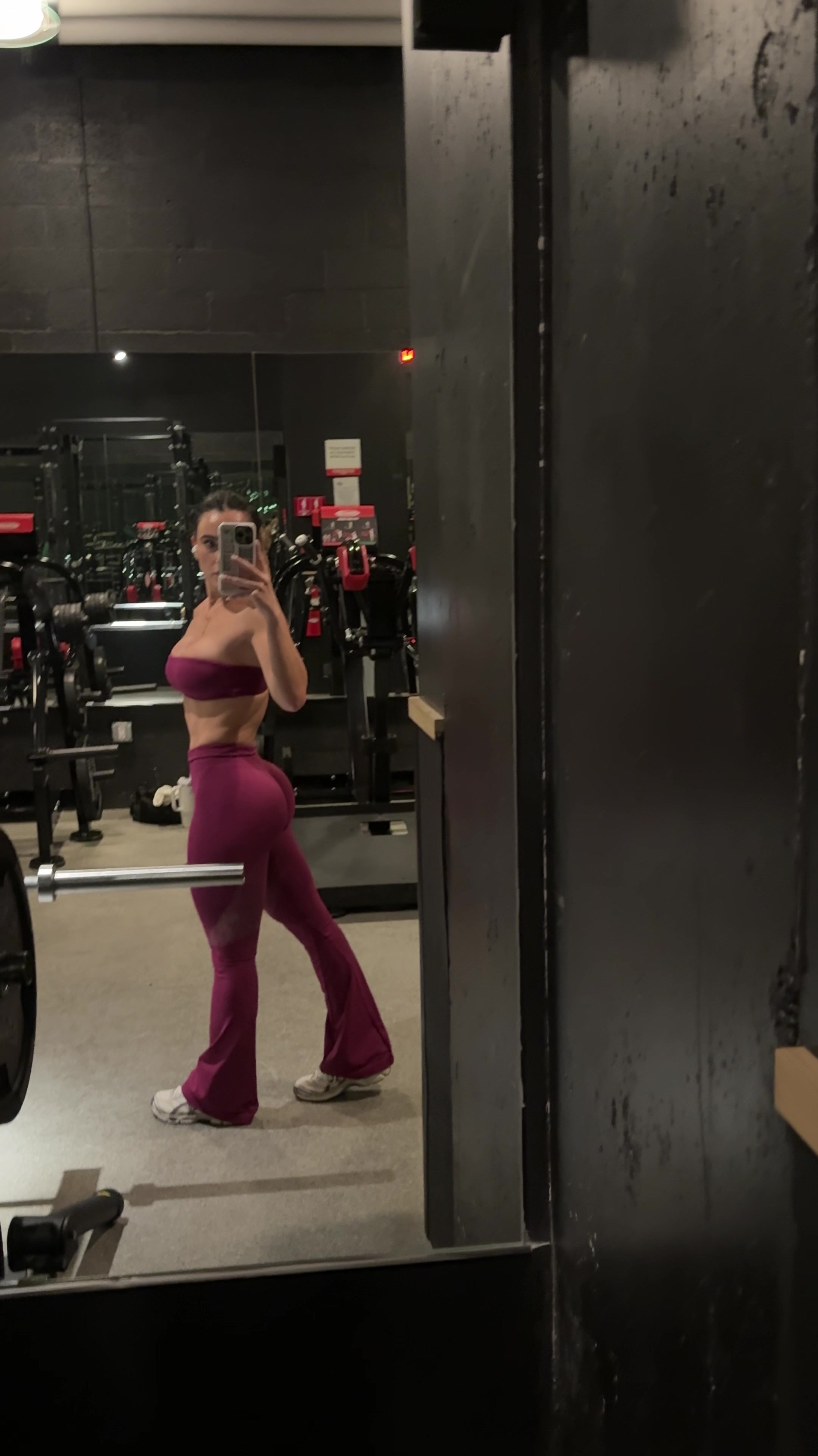 @Ariana isabel