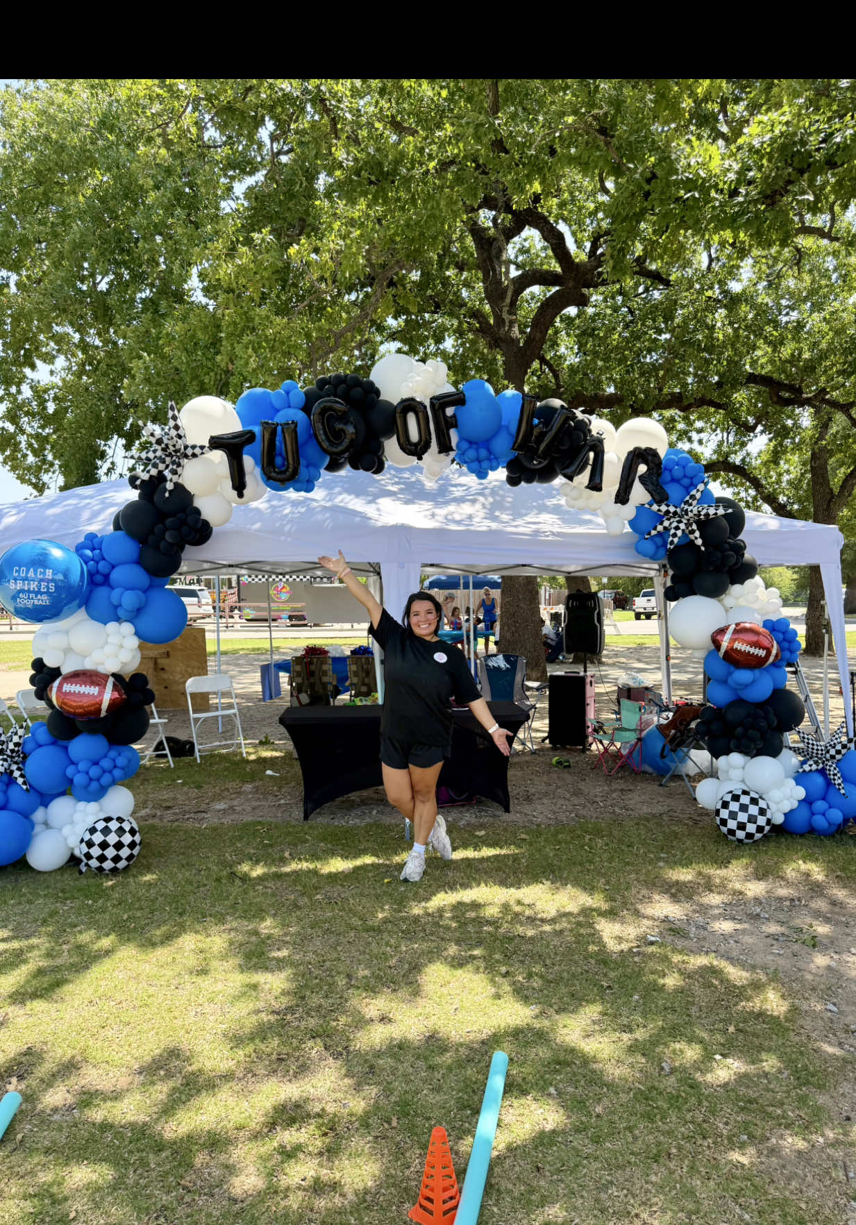 @HowdyHaleys | Balloon Decor