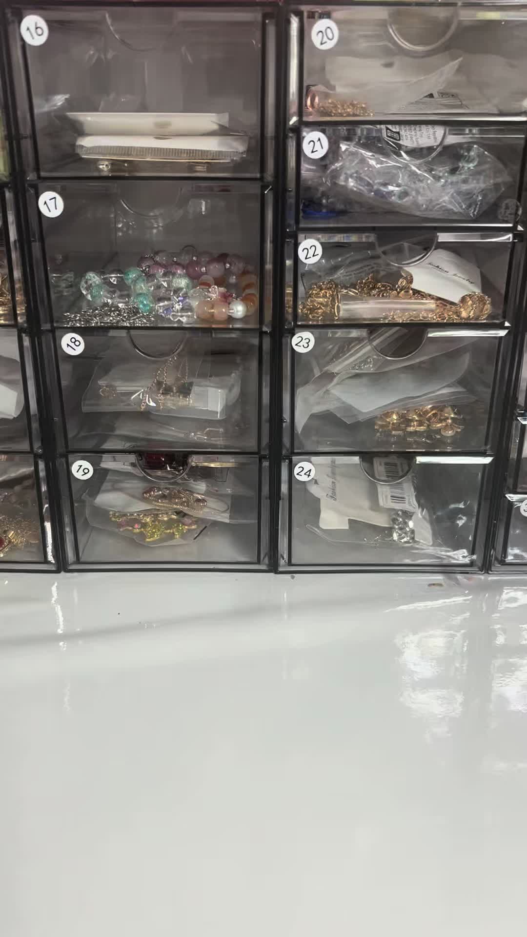 @the.nail.vault.by.julie
