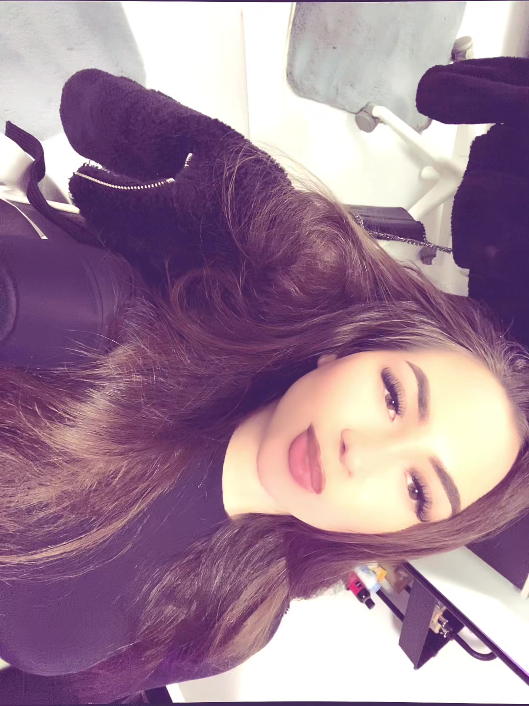 @ɛnd LARISA