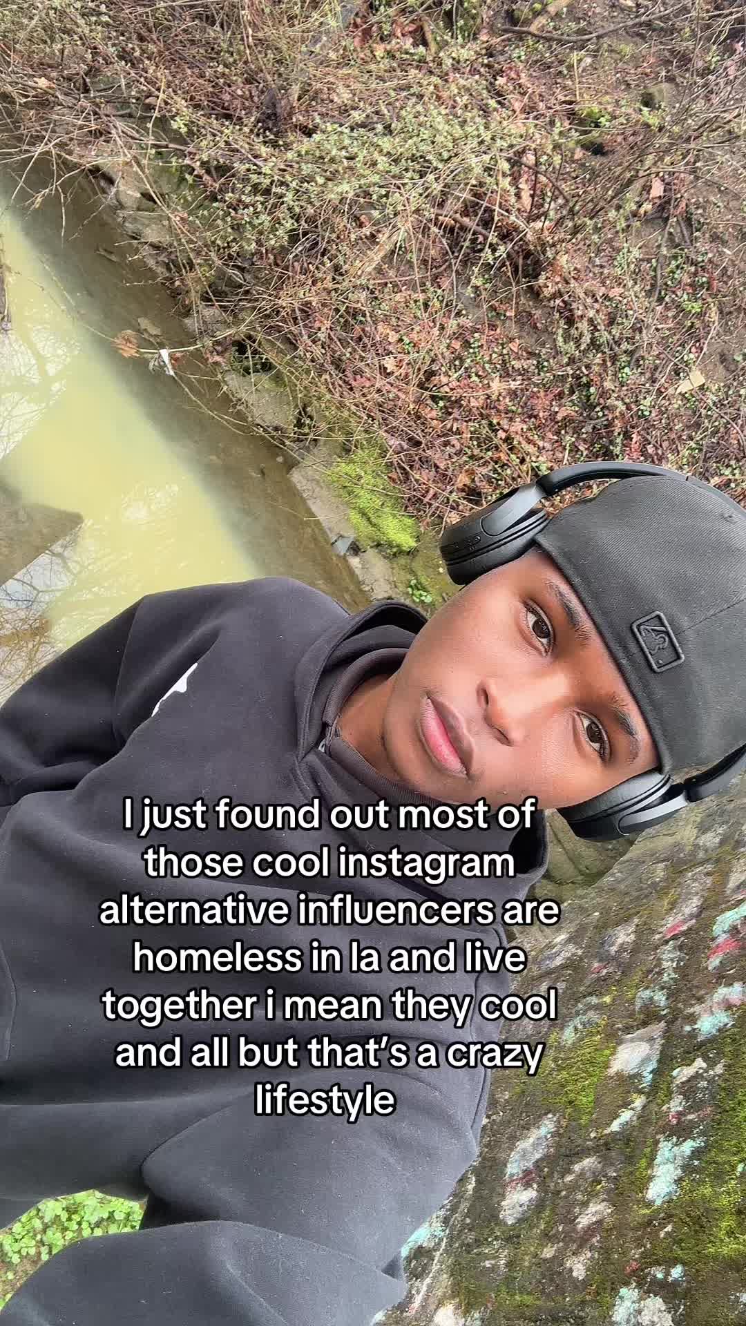 @⃟