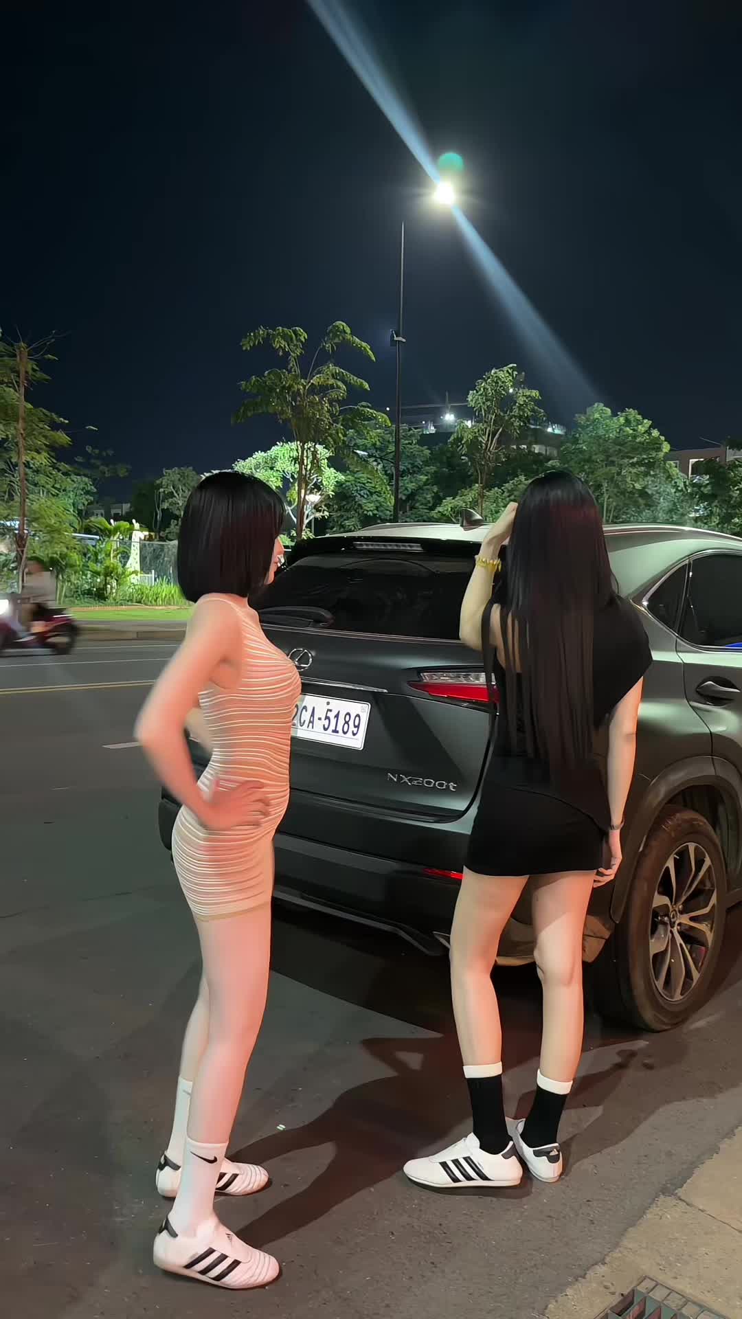 @សុខ លីន