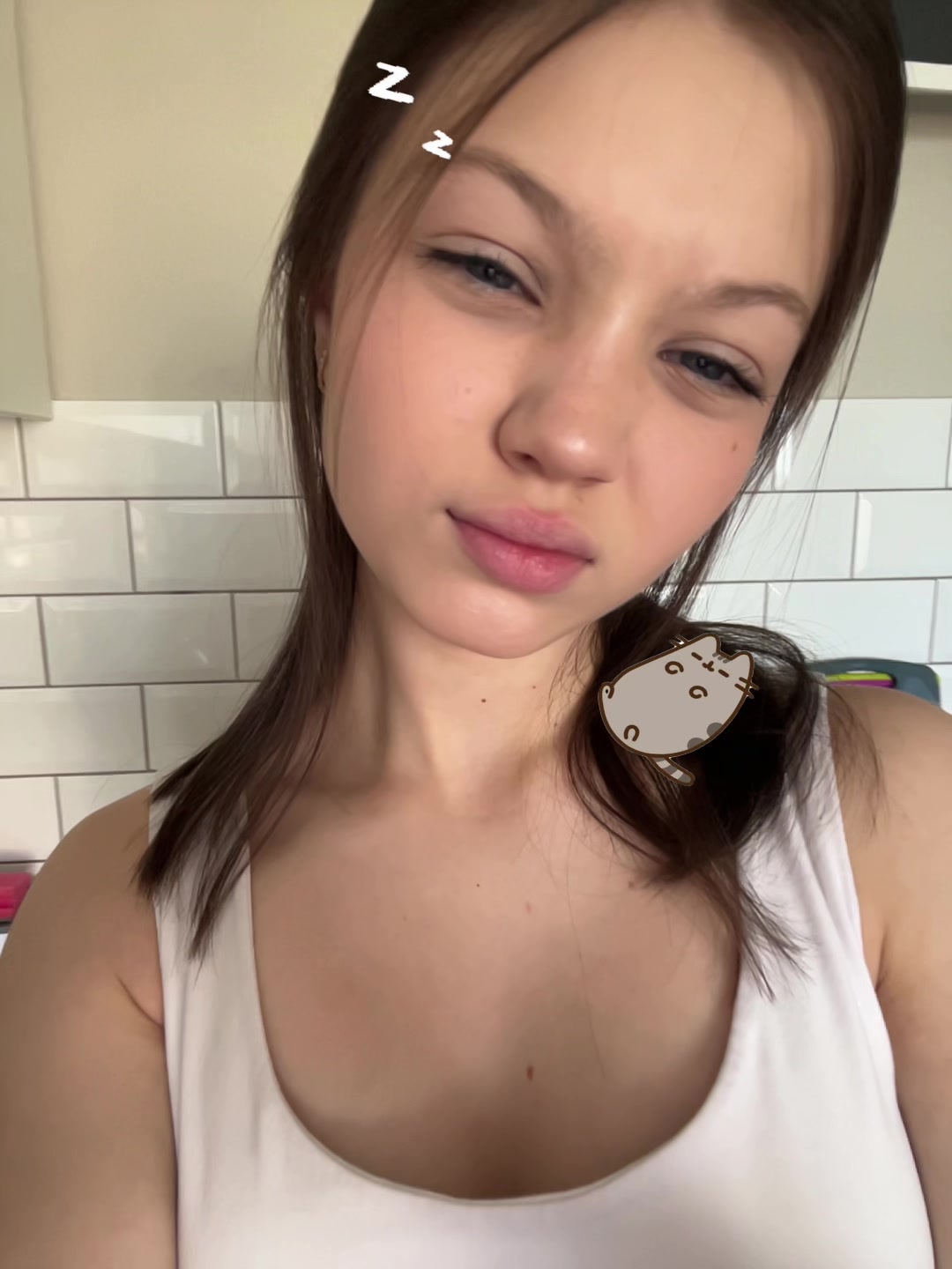 @palevaa_