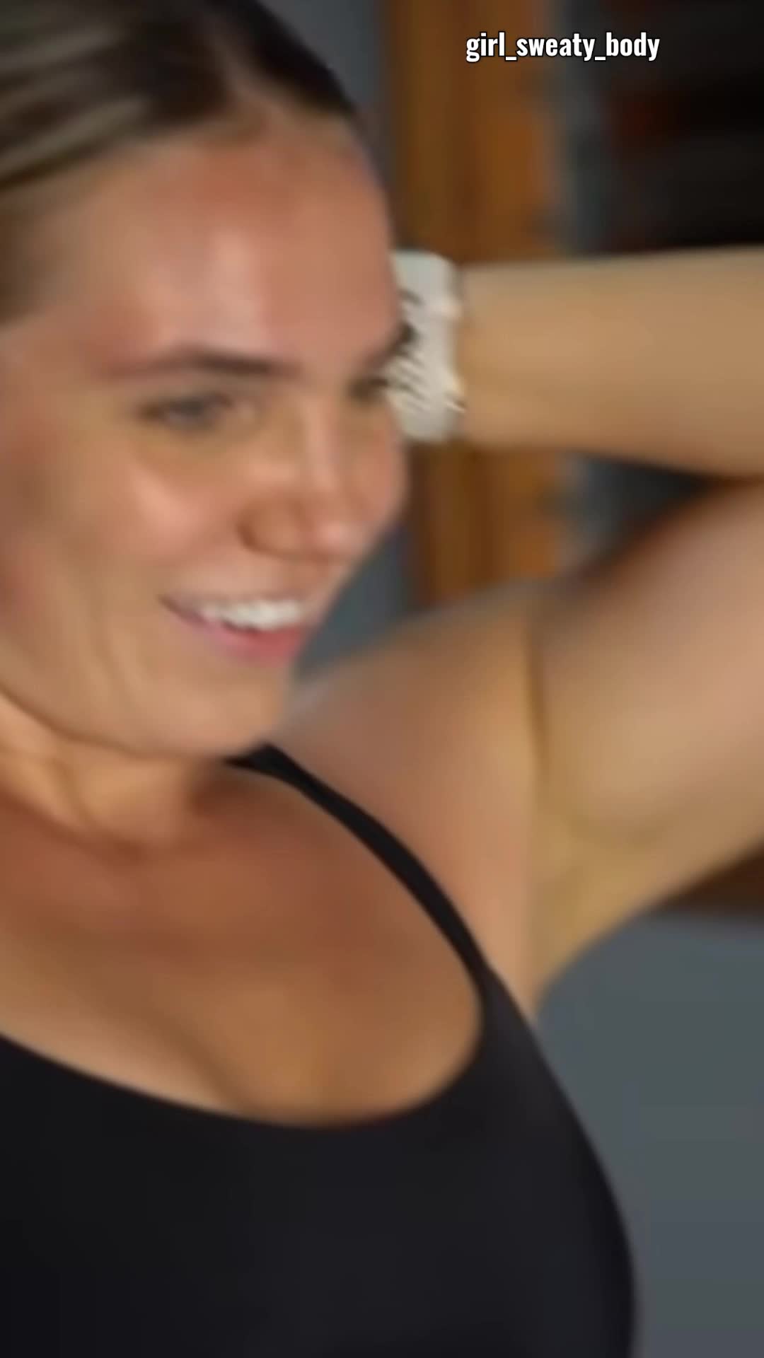 @girl_sweaty_body