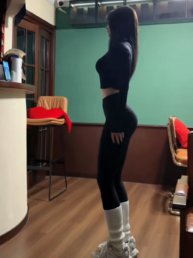 @🇨🇳Yiru(back dance)