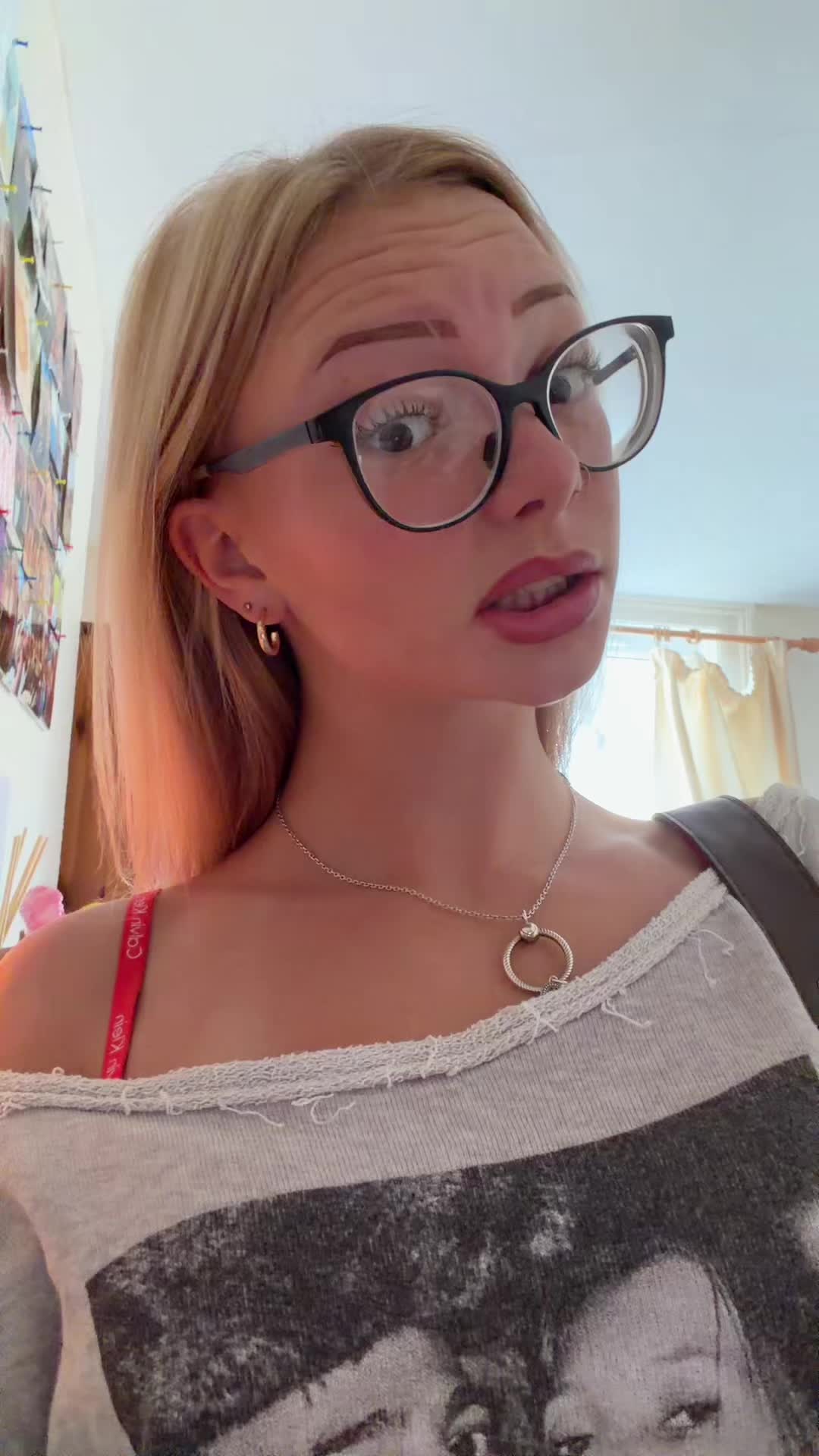 @ℬℯ́𝒷ℯ́-ℐ𝓈ℴ𝒷ℯ𝓁𝓁𝒶🧿