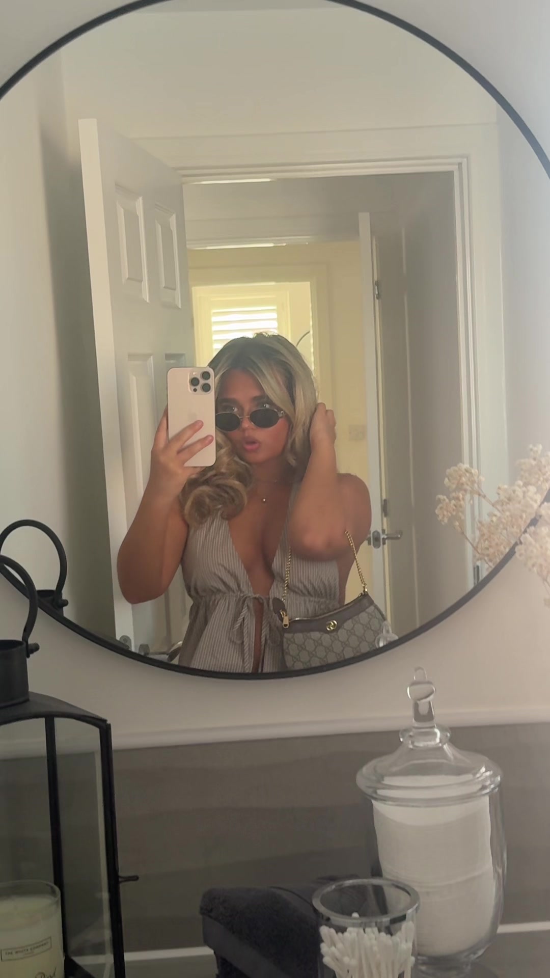 @Ella