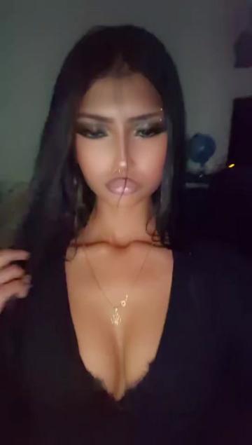 @⃟
